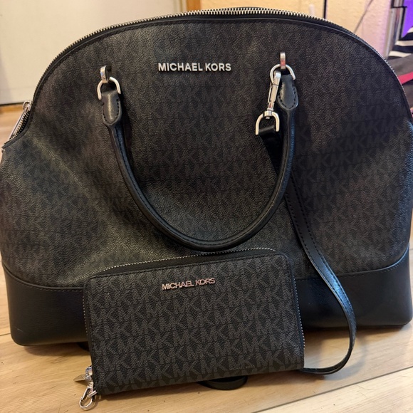 Michael Kors Large Jet Set Satchel + Matching Wallet Bundle – Black MK Logo - Picture 1 of 3